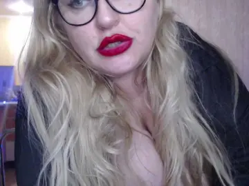 WifeyNusha  live sex cam