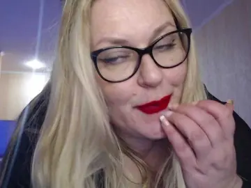WifeyNusha  live sex cam