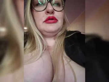 WifeyNusha  live sex cam