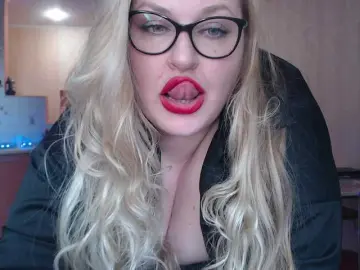 WifeyNusha  live sex cam