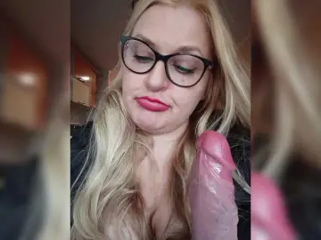 WifeyNusha  live sex cam