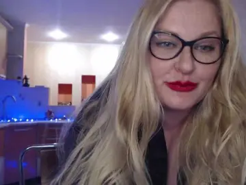 WifeyNusha  live sex cam