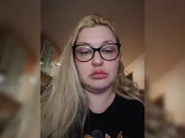 WifeyNusha  live sex cam