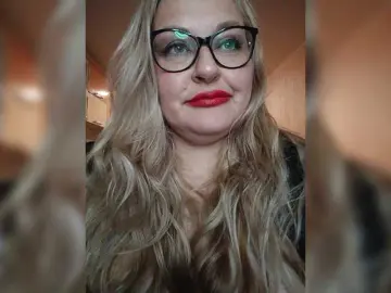 WifeyNusha  live sex cam