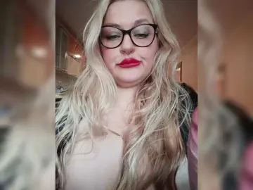 WifeyNusha  live sex cam
