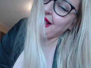 WifeyNusha  live sex cam