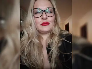 WifeyNusha  live sex cam