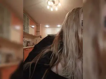 WifeyNusha  live sex cam