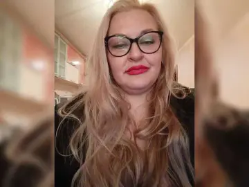 WifeyNusha  live sex cam