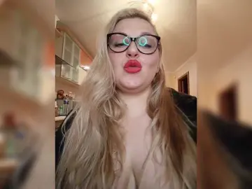 WifeyNusha  live sex cam