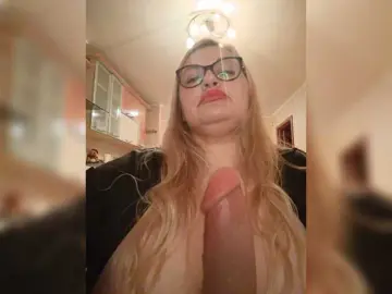 WifeyNusha  live sex cam