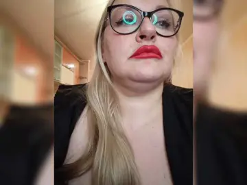 WifeyNusha  live sex cam