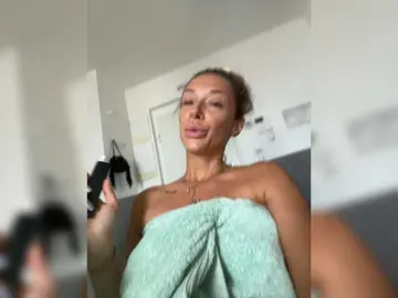 Merrybaby  live sex cam