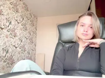 AnnaHoupt  live sex cam