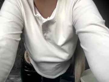 AnnaHoupt  live sex cam