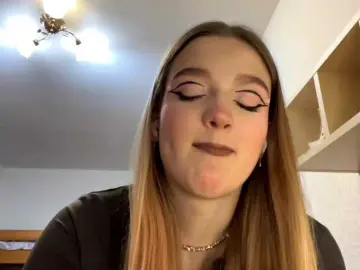 CharmaineSease  live sex cam