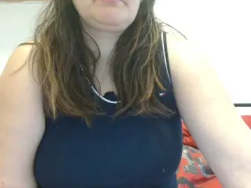 Luci22  live sex cam