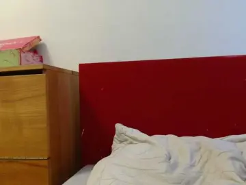 Luci22  live sex cam