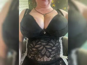 Violetta1351  live sex cam
