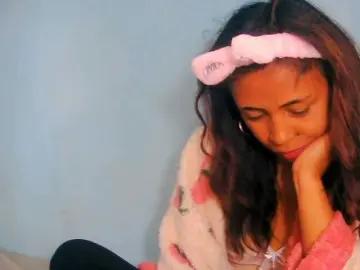 Prettygirls11  live sex cam