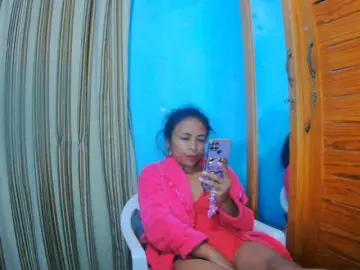 Prettygirls11  live sex cam