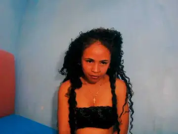Prettygirls11  live sex cam