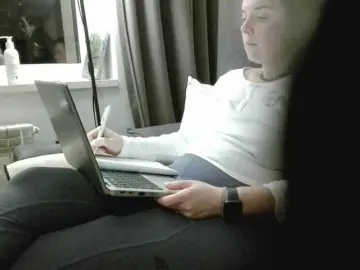 Thescottishunicorn  live sex cam