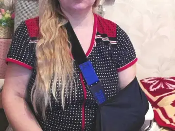 Lady-Erata  live sex cam