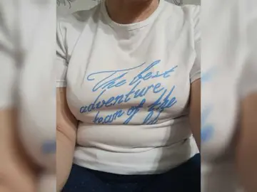 Lady-Erata  live sex cam