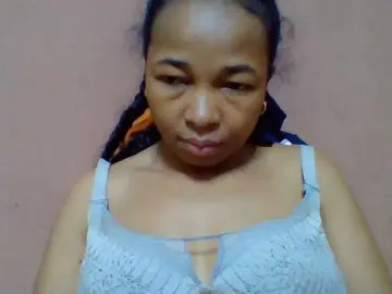 Tryciah1a  live sex cam