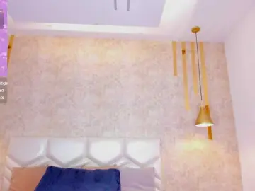AriiNovoa  live sex cam