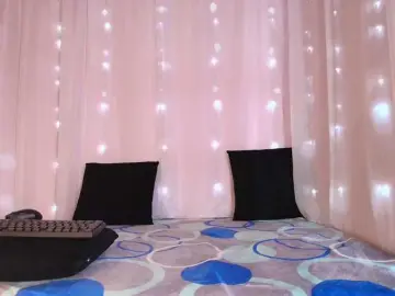 EllieRyder  live sex cam