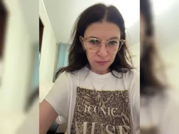 IriskaMai  live sex cam