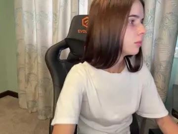 JuicyCutie  live sex cam