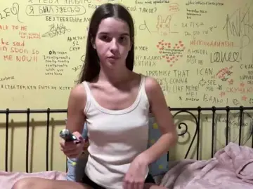 JuicyCutie  live sex cam