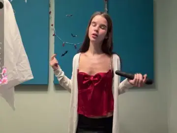 JuicyCutie  live sex cam