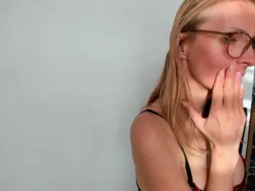 Munishpunish  live sex cam