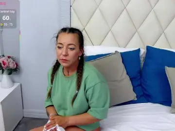 LauraSnow  live sex cam