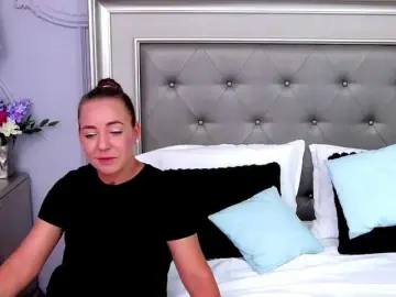 LauraSnow  live sex cam