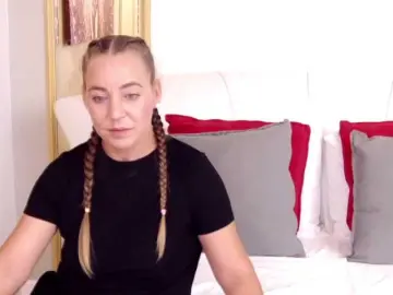 LauraSnow  live sex cam