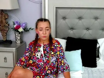 LauraSnow  live sex cam