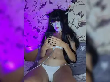 ManyaHots  live sex cam