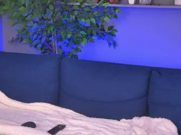 NewLuxxy  live sex cam