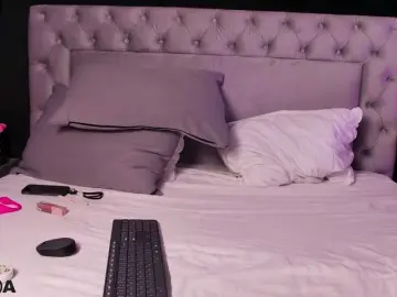 SandraBabeXO  live sex cam