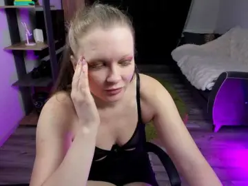 StrippingLady  live sex cam