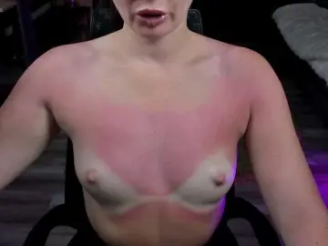 StrippingLady  live sex cam