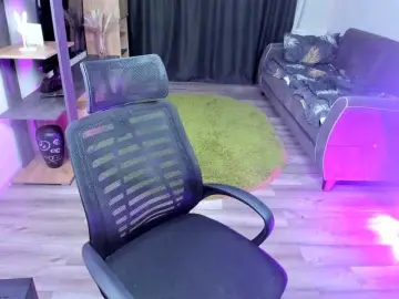 StrippingLady  live sex cam