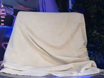 Hazekiss  live sex cam