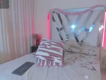 Mila-fosterr  live sex cam