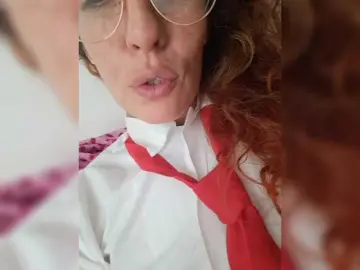 CurlyHanna  live sex cam